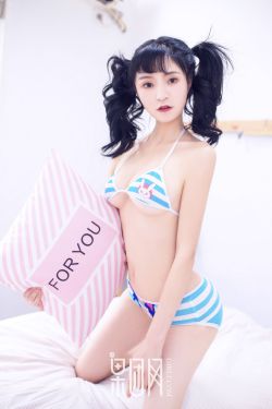 没有穿衣服的美女